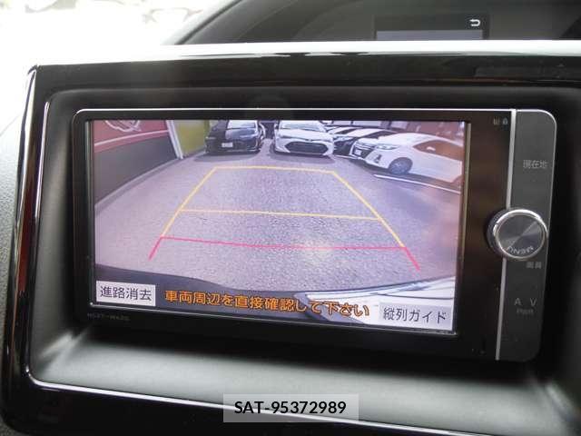 Toyota VOXY HYBRID 2014-06 8439003-23