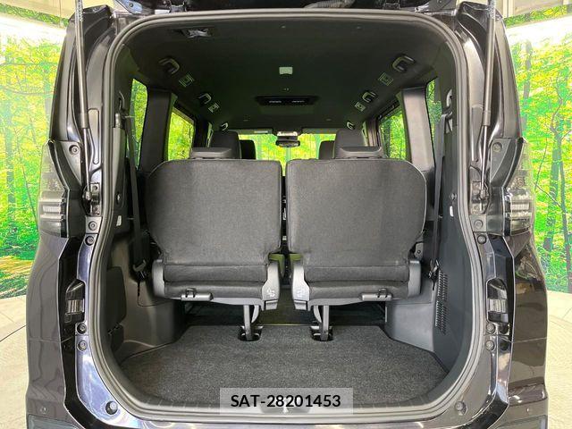 Toyota VOXY HYBRID 2022-04 8458666-11