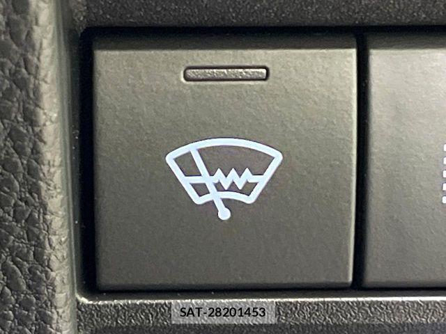 Toyota VOXY HYBRID 2022-04 8458666-2