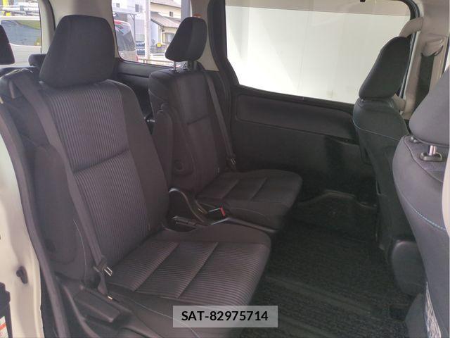 Toyota VOXY HYBRID 2017-06 8662094-26