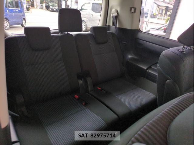 Toyota VOXY HYBRID 2017-06 8662094-27