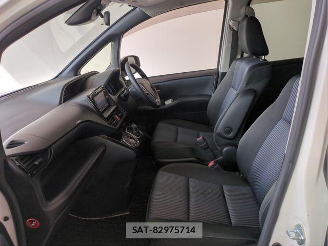Toyota VOXY HYBRID 2017-06 8662094-3