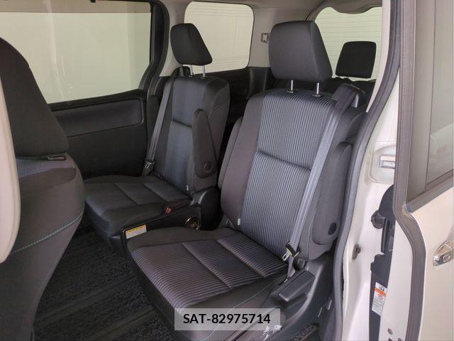 Toyota VOXY HYBRID 2017-06 8662094-4