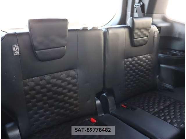 Toyota VOXY HYBRID 2023-12 8662090-8