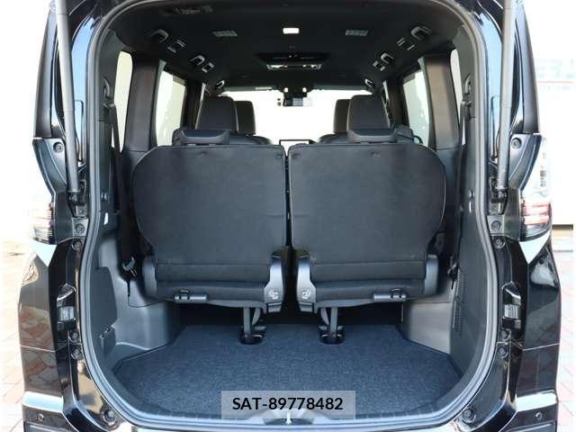 Toyota VOXY HYBRID 2023-12 8662090-9