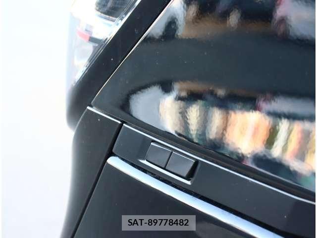 Toyota VOXY HYBRID 2023-12 8662090-13