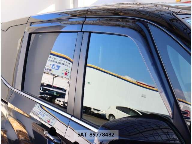 Toyota VOXY HYBRID 2023-12 8662090-16