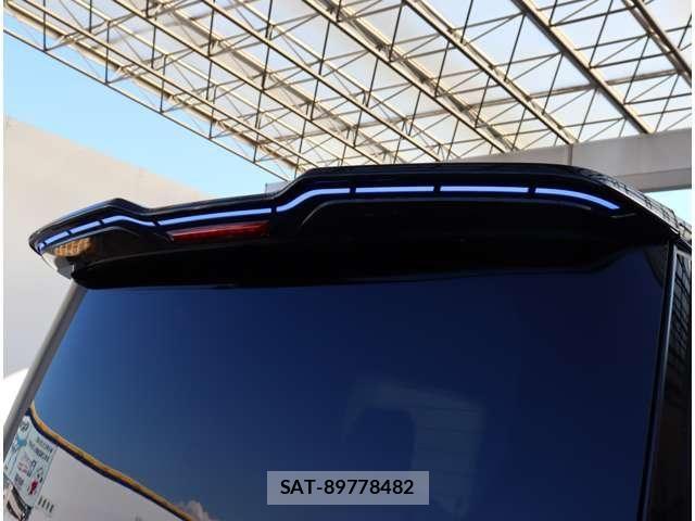 Toyota VOXY HYBRID 2023-12 8662090-17