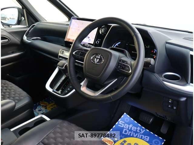 Toyota VOXY HYBRID 2023-12 8662090-19