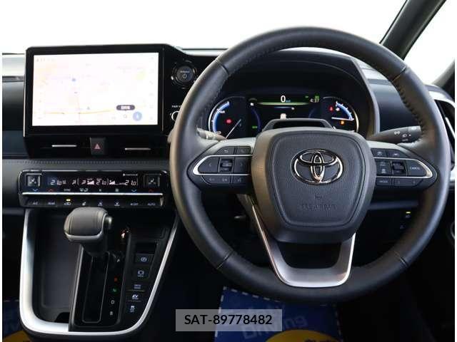 Toyota VOXY HYBRID 2023-12 8662090-20