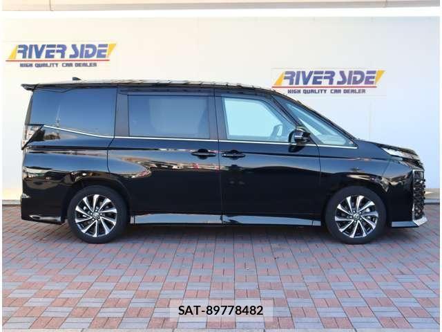 Toyota VOXY HYBRID 2023-12 8662090-3
