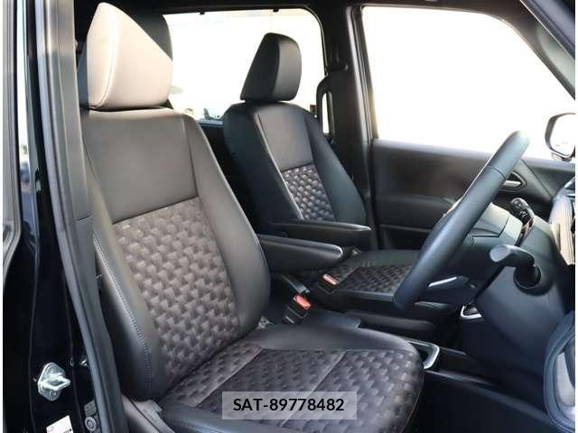 Toyota VOXY HYBRID 2023-12 8662090-4