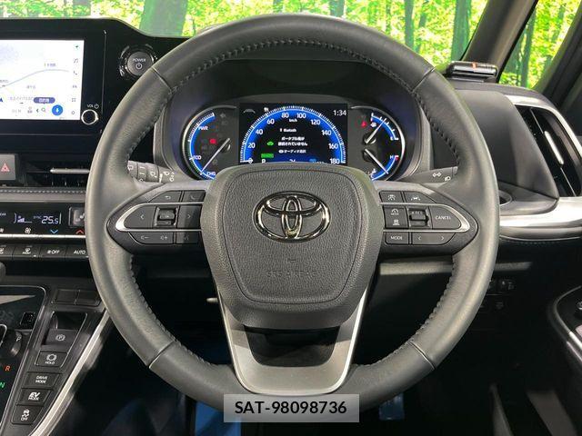 Toyota VOXY HYBRID 2025-09 8662089-11