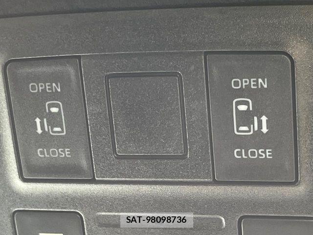 Toyota VOXY HYBRID 2025-09 8662089-2