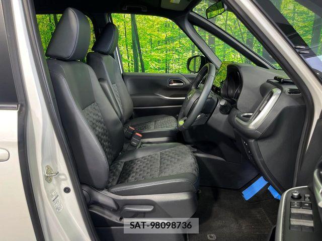 Toyota VOXY HYBRID 2025-09 8662089-7