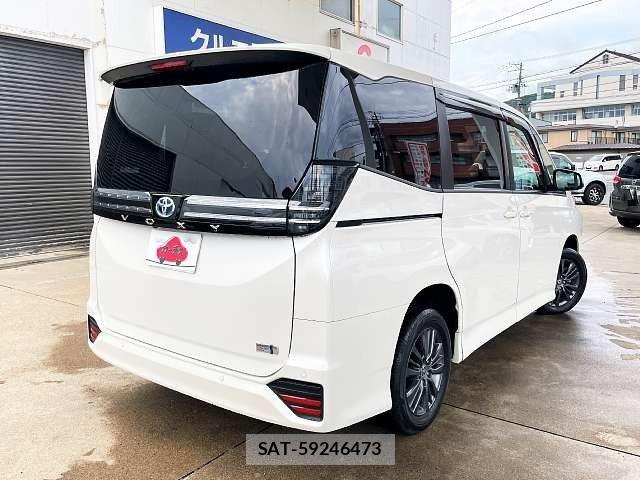 Toyota VOXY HYBRID 2022-07 8686813-2