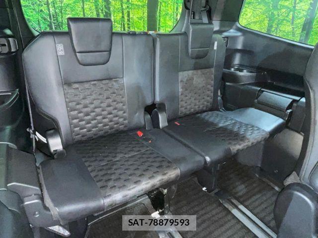 Toyota VOXY HYBRID 2023-07 8746465-9