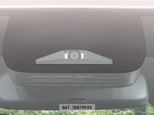 Toyota VOXY HYBRID 2023-07 8746465-4