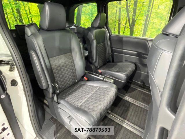 Toyota VOXY HYBRID 2023-07 8746465-8