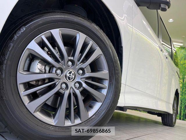 Toyota VOXY HYBRID 2022-10 8746467-12
