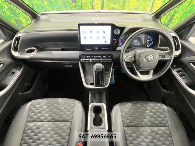 Toyota VOXY HYBRID 2022-10 8746467-1