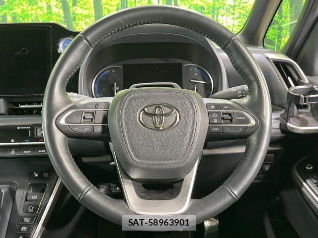 Toyota VOXY HYBRID 2022-09 8782435-12
