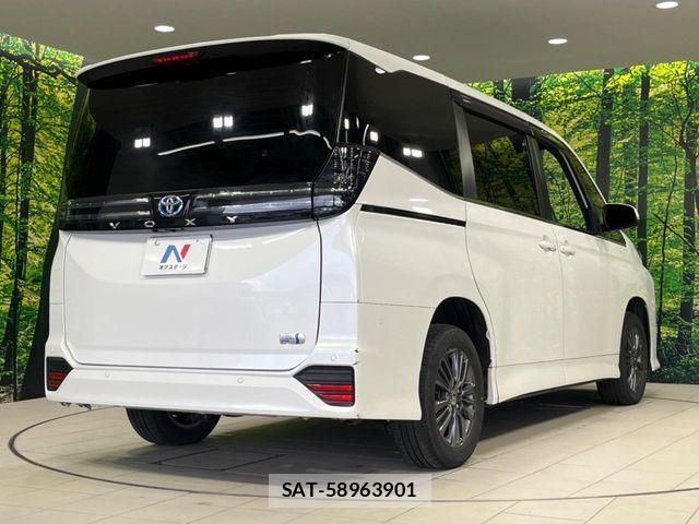 Toyota VOXY HYBRID 2022-09 8782435-18
