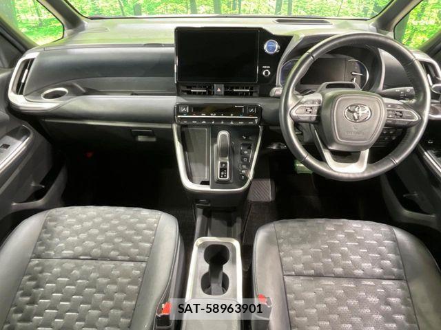 Toyota VOXY HYBRID 2022-09 8782435-1