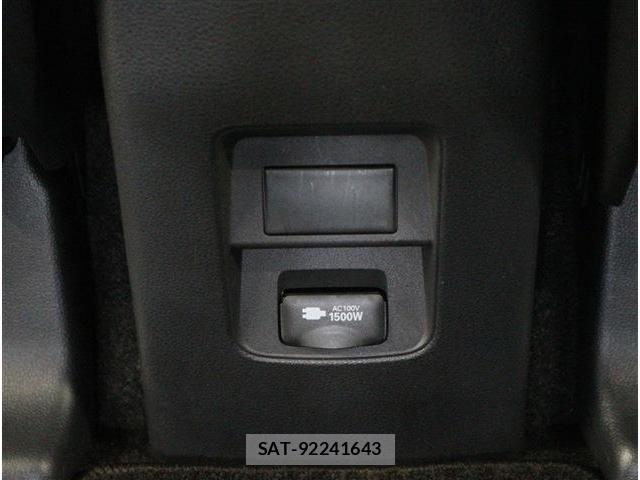Toyota VOXY HYBRID 2023-03 8782437-9