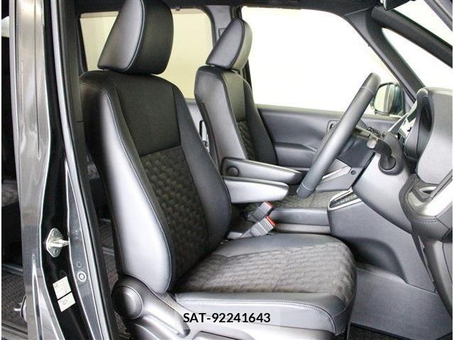 Toyota VOXY HYBRID 2023-03 8782437-12