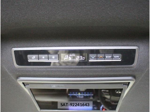 Toyota VOXY HYBRID 2023-03 8782437-22