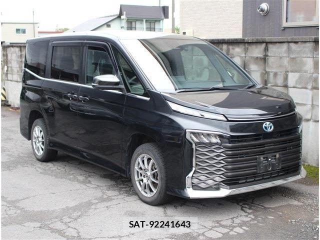 Toyota VOXY HYBRID 2023-03 8782437-2