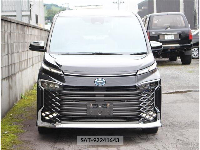 Toyota VOXY HYBRID 2023-03 8782437-6