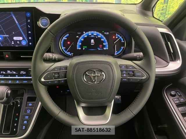 Toyota VOXY HYBRID 2022-01 8797781-11