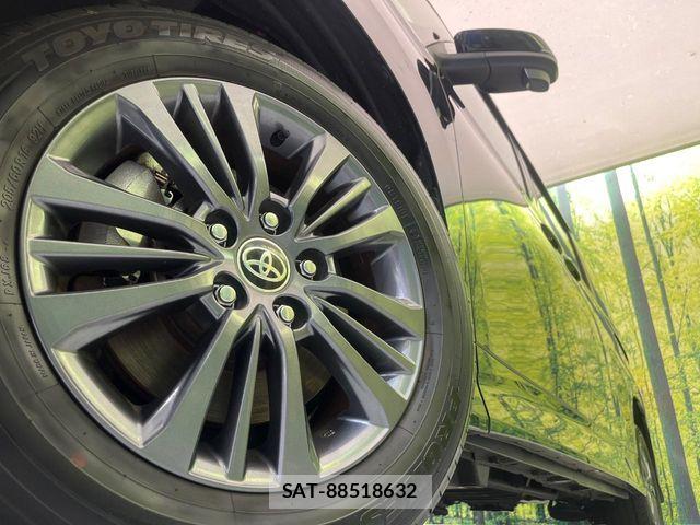 Toyota VOXY HYBRID 2022-01 8797781-13