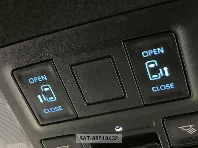 Toyota VOXY HYBRID 2022-01 8797781-5