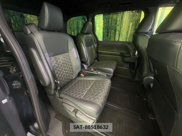 Toyota VOXY HYBRID 2022-01 8797781-8