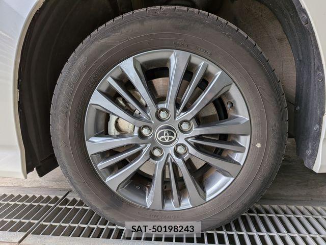 Toyota VOXY HYBRID 2024-06 8797782-16