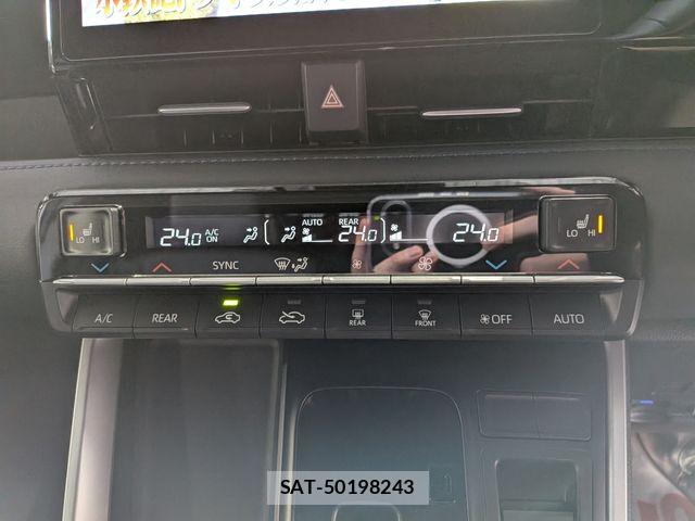 Toyota VOXY HYBRID 2024-06 8797782-17
