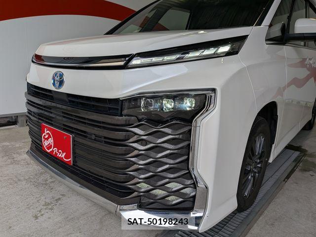 Toyota VOXY HYBRID 2024-06 8797782-18