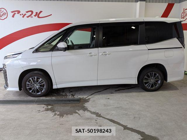 Toyota VOXY HYBRID 2024-06 8797782-4