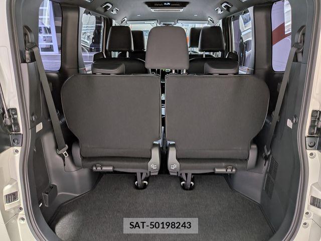 Toyota VOXY HYBRID 2024-06 8797782-6