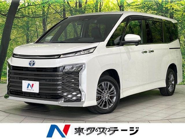 Toyota VOXY HYBRID 2023-03 8832200-0