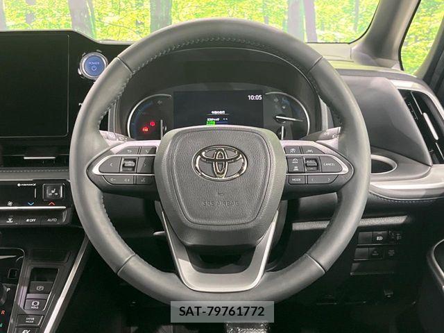 Toyota VOXY HYBRID 2023-03 8832200-12