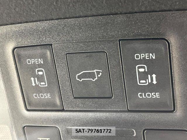 Toyota VOXY HYBRID 2023-03 8832200-4