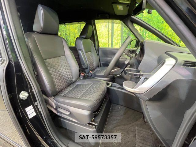Toyota VOXY HYBRID 2024-04 8832199-9