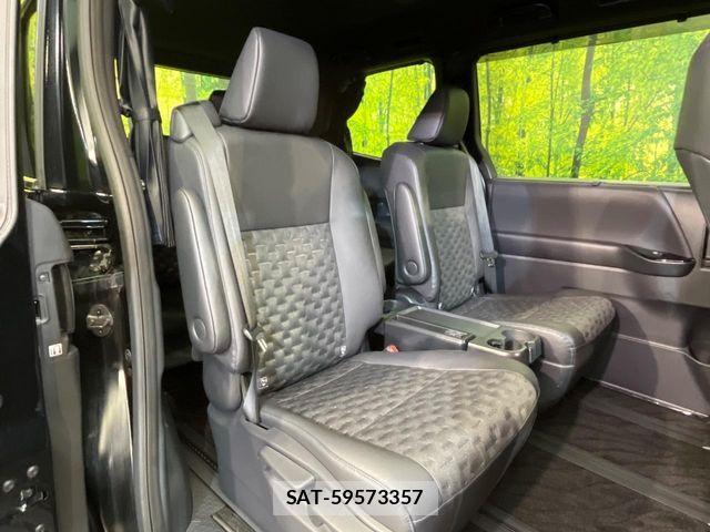 Toyota VOXY HYBRID 2024-04 8832199-10