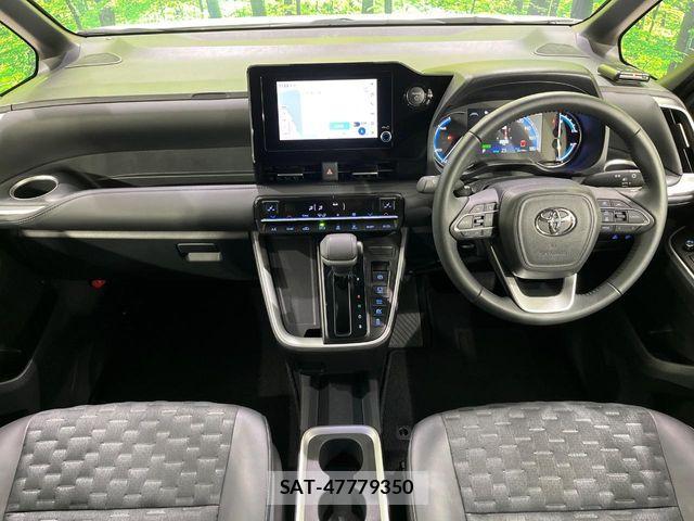 Toyota VOXY HYBRID 2025-09 8832201-1