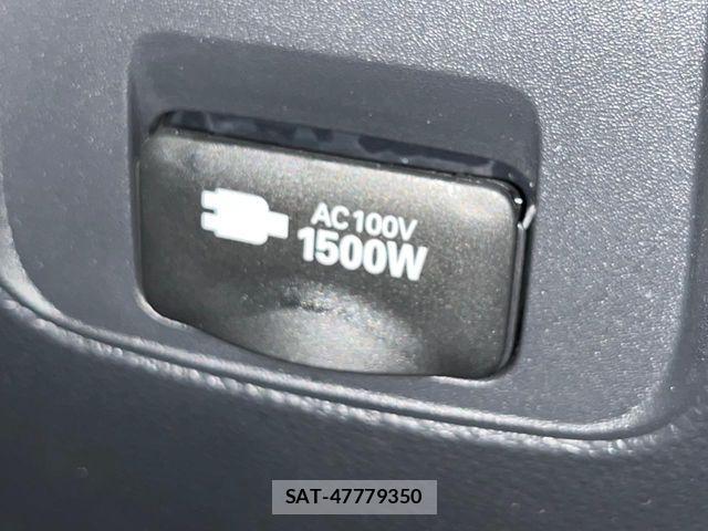 Toyota VOXY HYBRID 2025-09 8832201-6