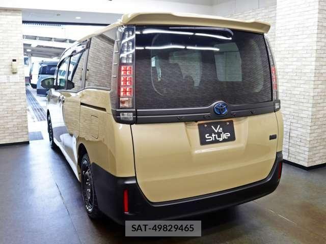 Toyota VOXY HYBRID 2014-03 8872315-15